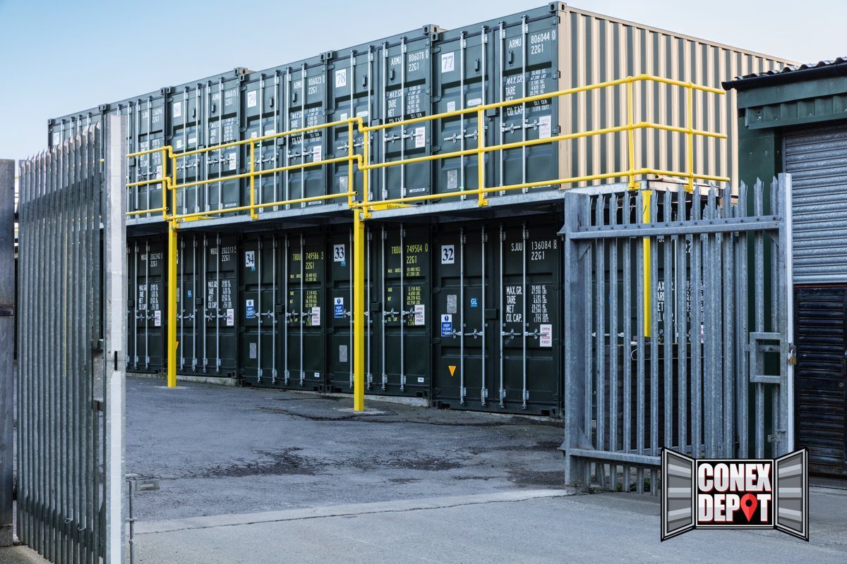 https://www.conexdepot.com/wp-content/uploads/2020/03/shipping-container-storage-facility-1200x800.jpg